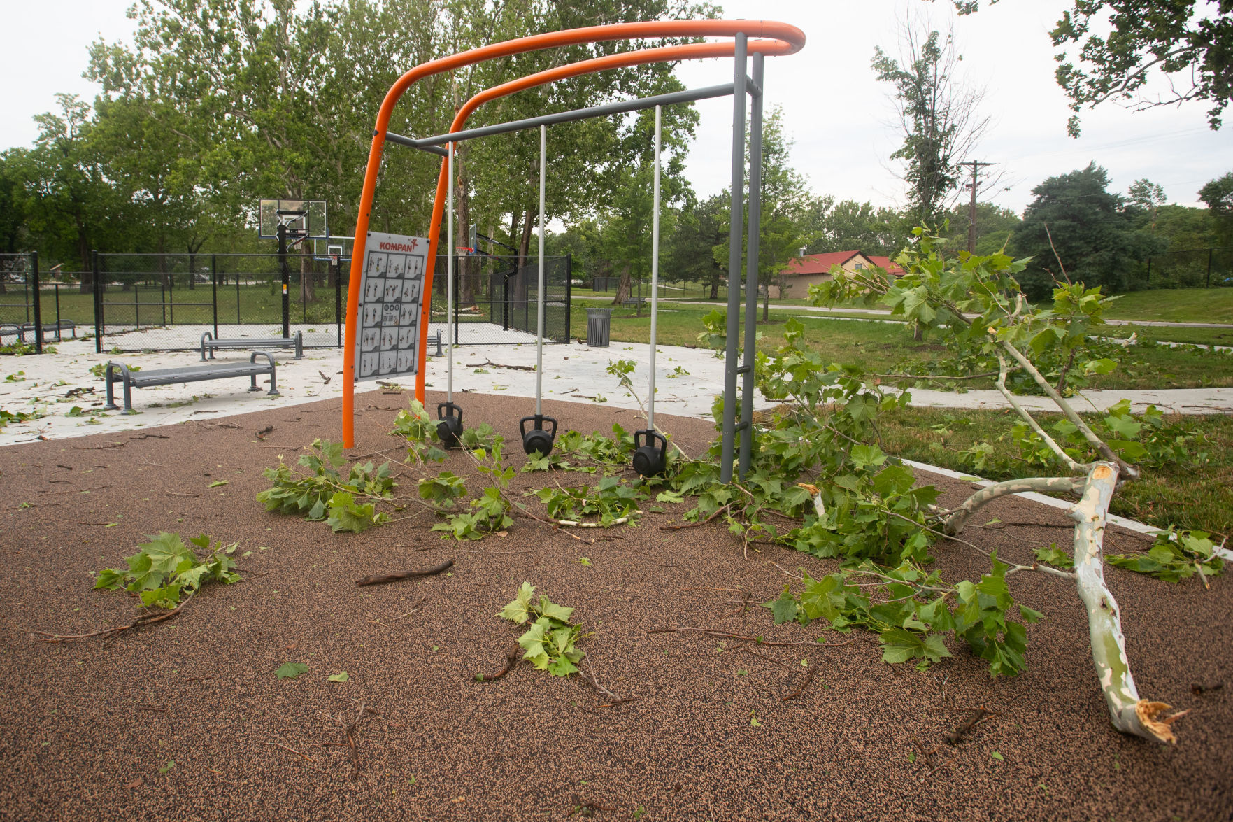 071121-owh-stormdamage-LS02.JPG
